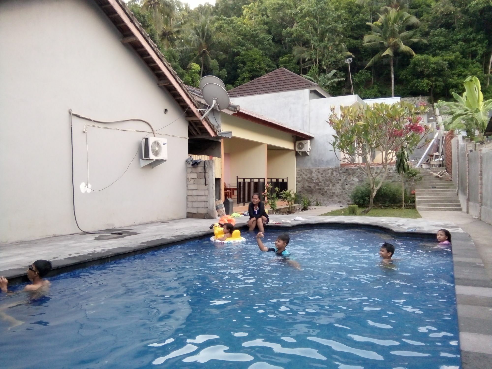 Family Garden Homestay Mangsit Ngoại thất bức ảnh