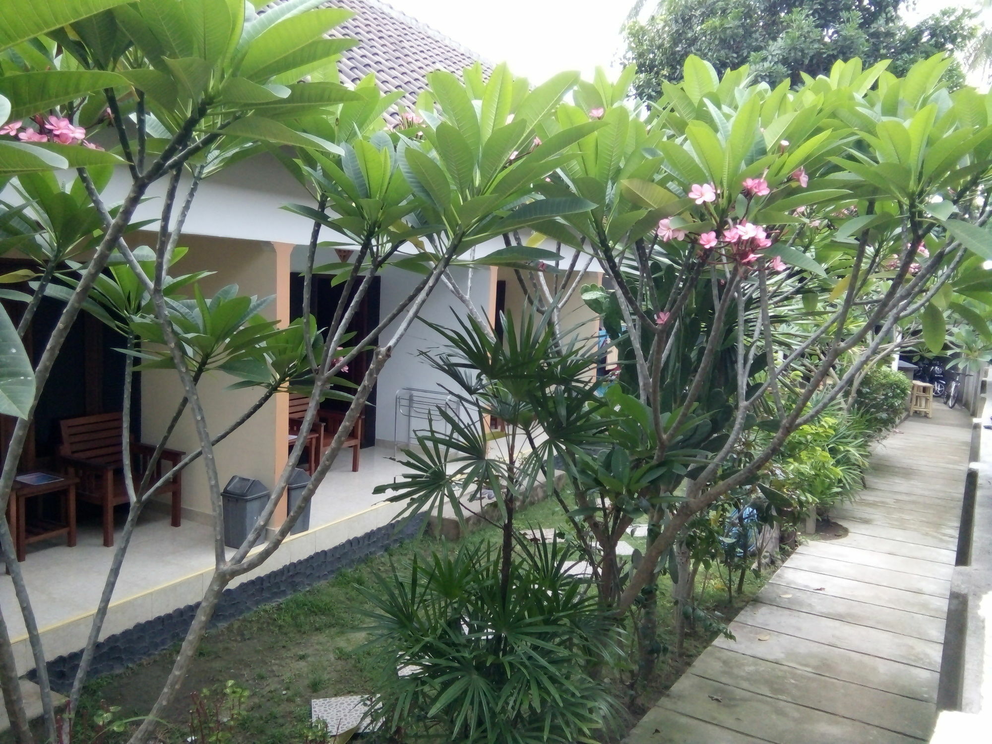 Family Garden Homestay Mangsit Ngoại thất bức ảnh